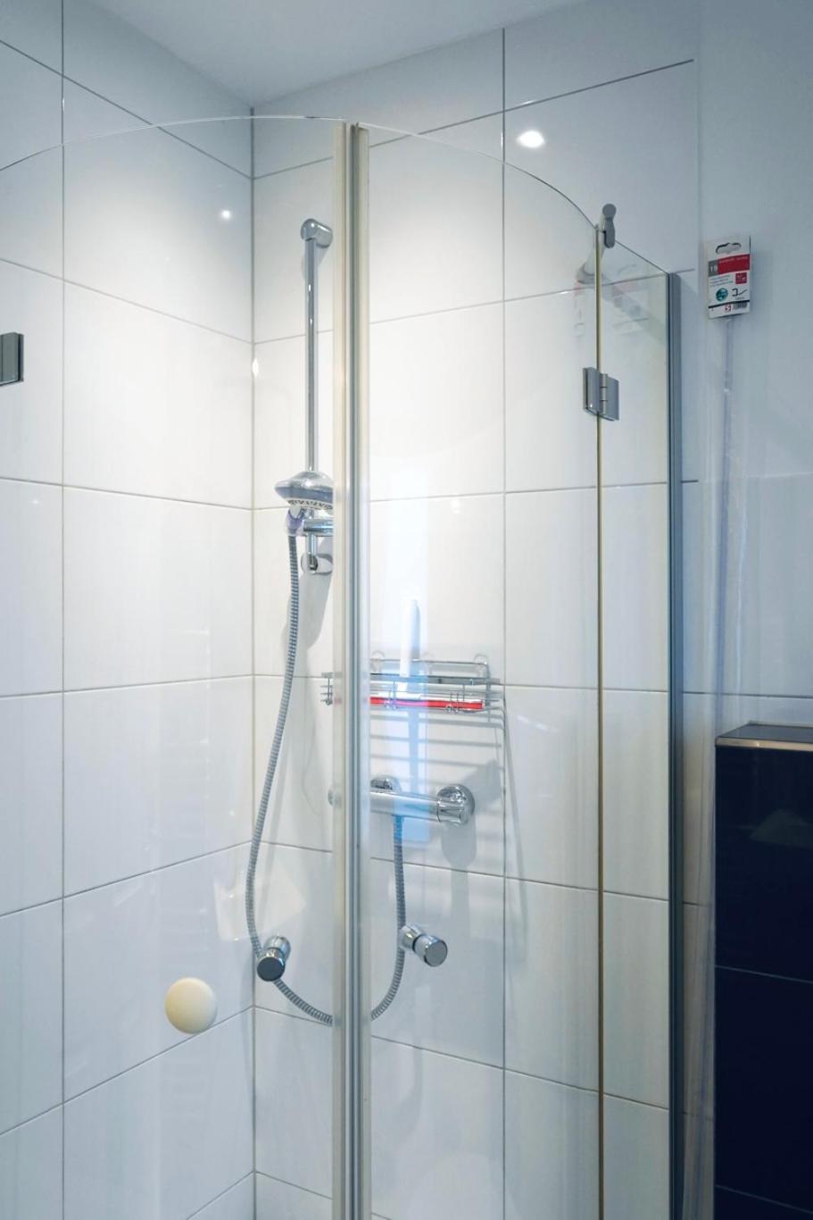 Haus Im Gruenen Fuer 6 Personen-3 Schlafzimmer- 3 Baedern -Waschmaschine-Grosse Terrasse- Vollausgestattete Kueche Wolfsbourg Extérieur photo