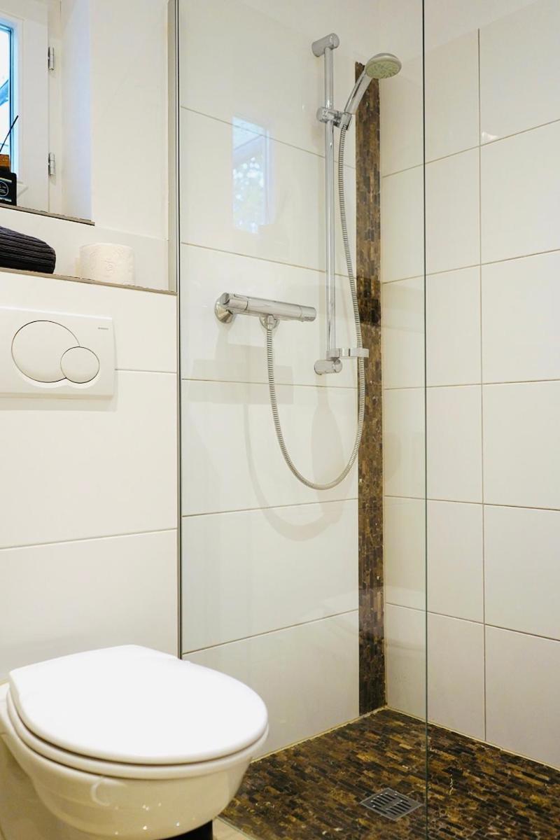 Haus Im Gruenen Fuer 6 Personen-3 Schlafzimmer- 3 Baedern -Waschmaschine-Grosse Terrasse- Vollausgestattete Kueche Wolfsbourg Extérieur photo