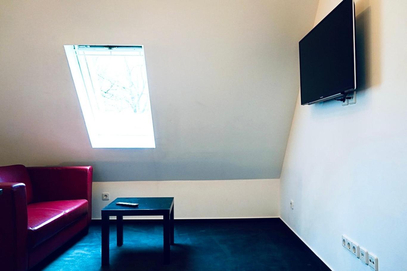 Haus Im Gruenen Fuer 6 Personen-3 Schlafzimmer- 3 Baedern -Waschmaschine-Grosse Terrasse- Vollausgestattete Kueche Wolfsbourg Extérieur photo