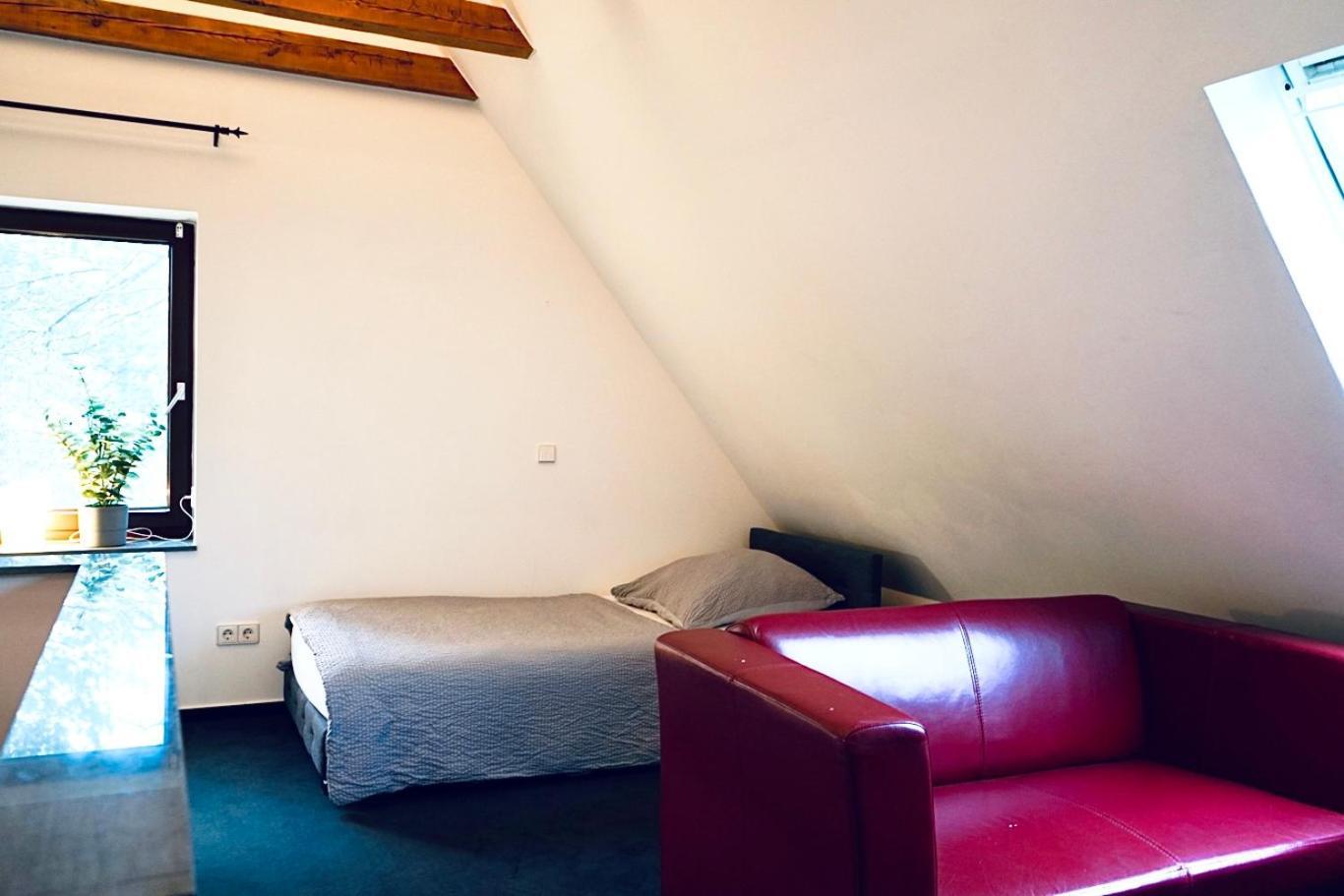 Haus Im Gruenen Fuer 6 Personen-3 Schlafzimmer- 3 Baedern -Waschmaschine-Grosse Terrasse- Vollausgestattete Kueche Wolfsbourg Extérieur photo