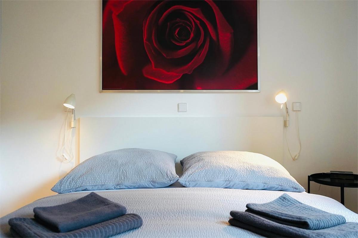 Haus Im Gruenen Fuer 6 Personen-3 Schlafzimmer- 3 Baedern -Waschmaschine-Grosse Terrasse- Vollausgestattete Kueche Wolfsbourg Extérieur photo